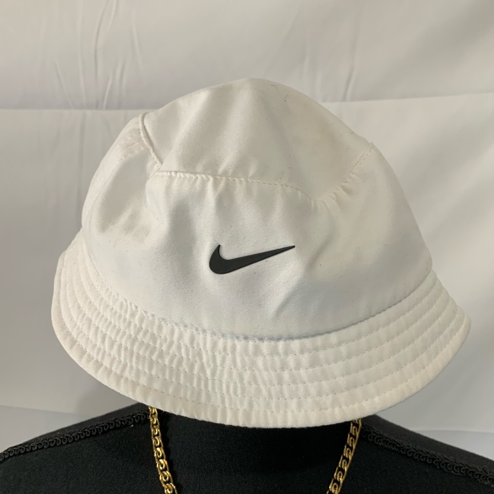 Nike infant bucket hat